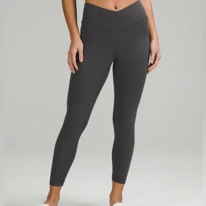 V waist aligns 25in graphite gray